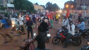 Les Burkinabè dans les rues du pays pour faire barrage au coup d'état