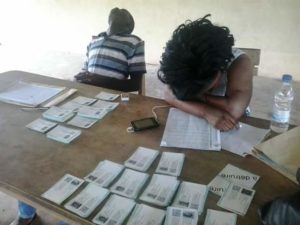 Côte d’Ivoire: peu d’engouement pour le retrait des cartes électorales