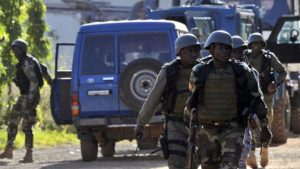 Fusillades dans un hôtel de Bamako: au moins trois otages tués